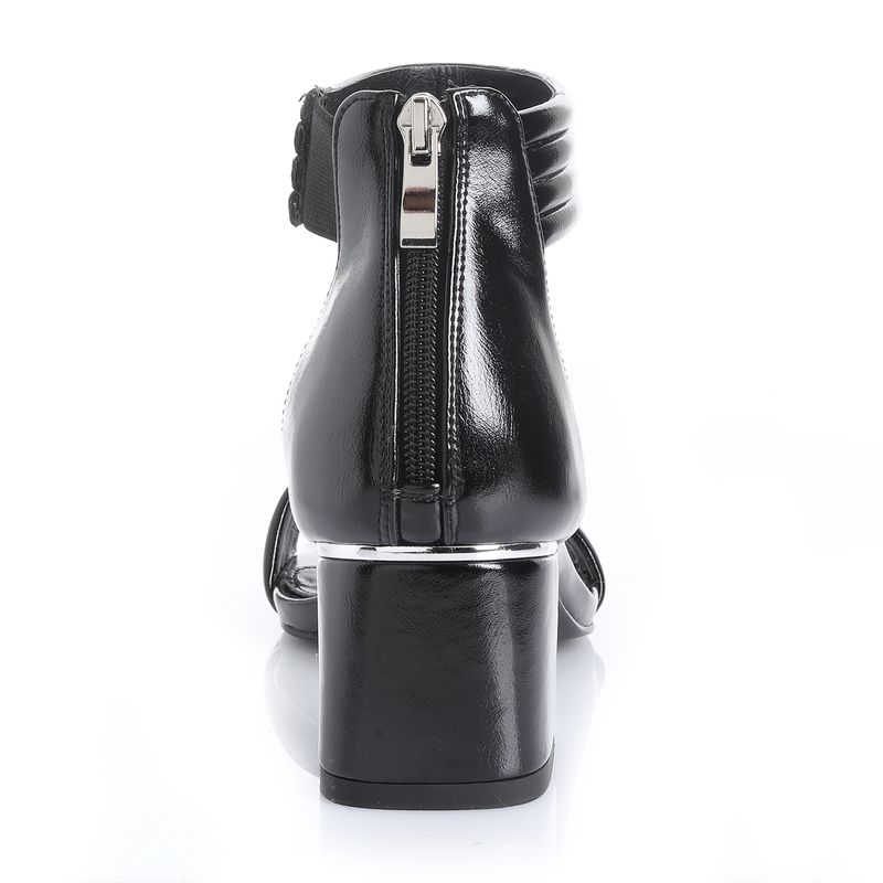 22532603-negro-02