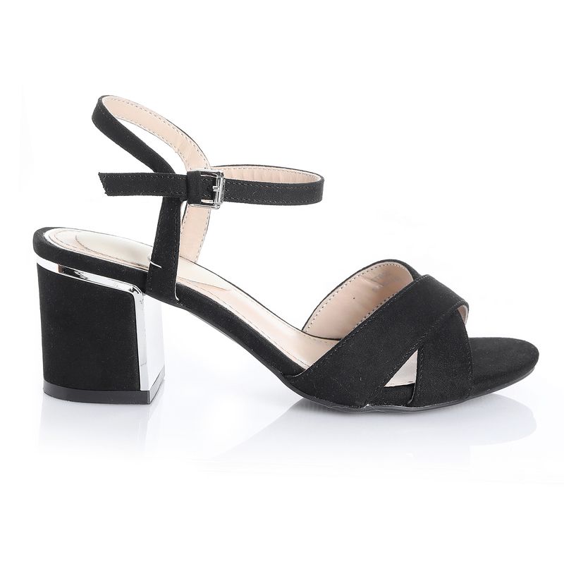 22632618-negro-01