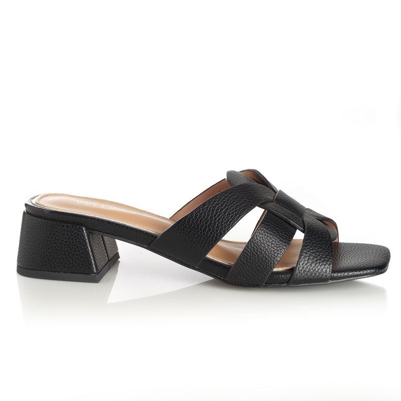 22632617-negro-01