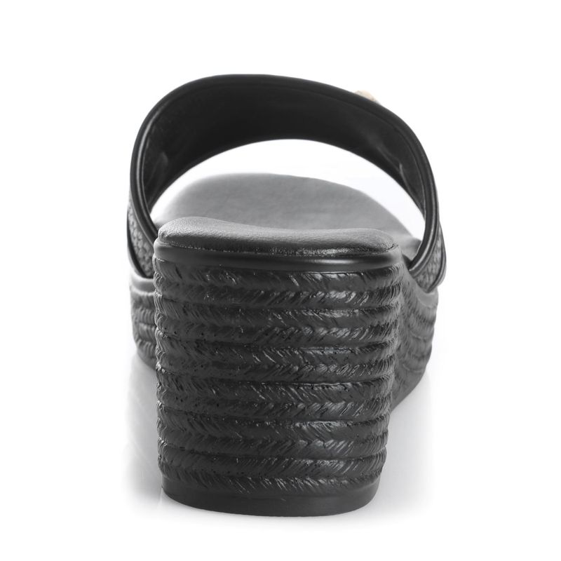 22642611-negro-02-jpg