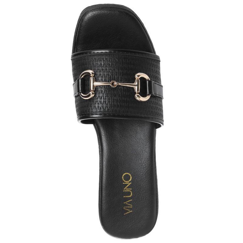 22642611-negro-03-jpg